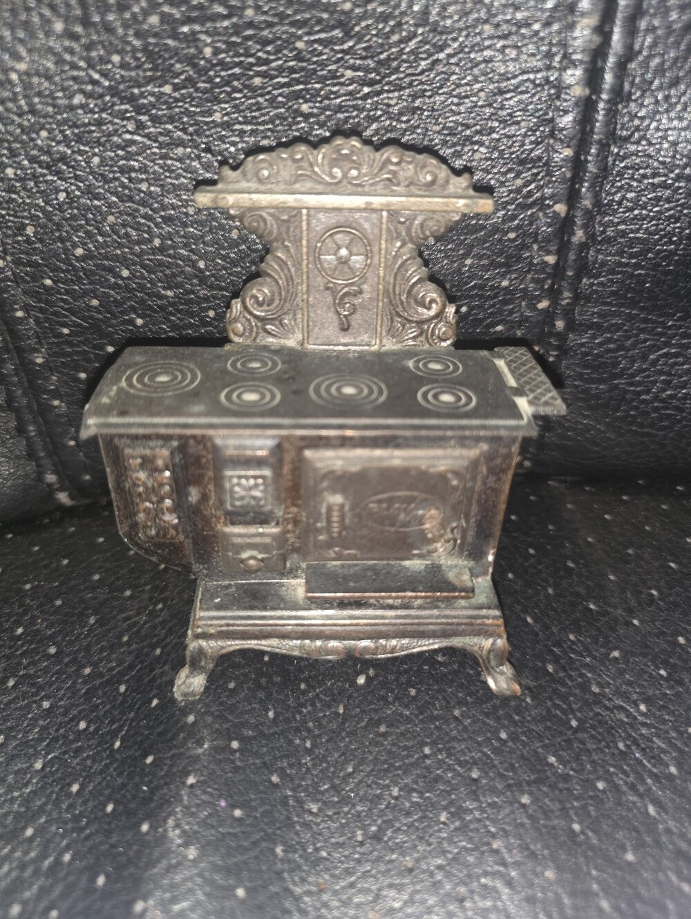 Play Me Cast Iron Stove Pencil Sharpener Miniature Spain 1970s